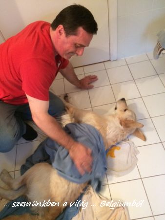 Charlie első fürdetése12
